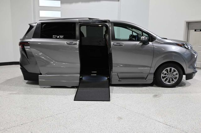 2026 Toyota Sienna XLE AWD 7-Passenger - 23079488 - 16