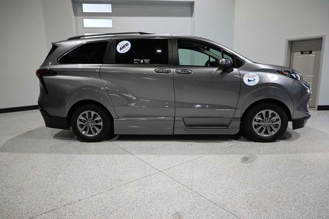 2026 Toyota Sienna XLE AWD 7-Passenger - 23079488 - 4