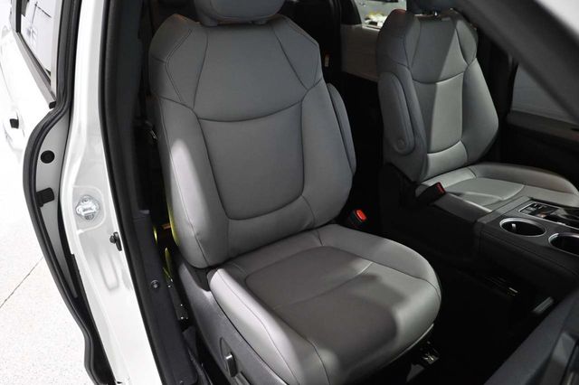 2026 Toyota Sienna XLE AWD 7-Passenger - 23099428 - 15