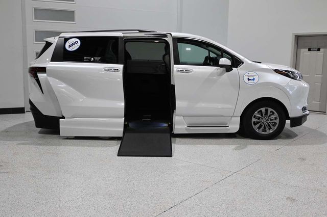 2026 Toyota Sienna XLE AWD 7-Passenger - 23099428 - 16
