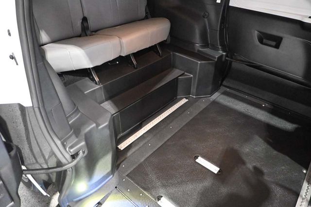 2026 Toyota Sienna XLE AWD 7-Passenger - 23099428 - 17