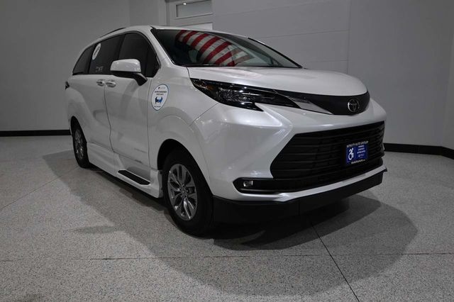 2026 Toyota Sienna XLE AWD 7-Passenger - 23099428 - 2