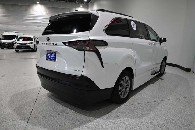 2026 Toyota Sienna XLE AWD 7-Passenger - 23099428 - 5