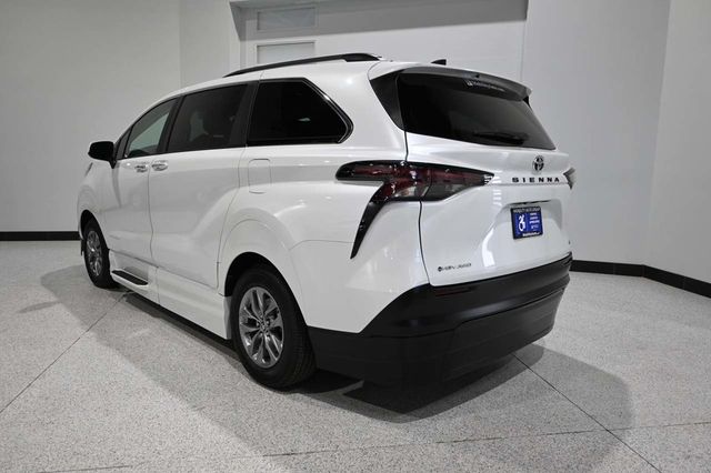 2026 Toyota Sienna XLE AWD 7-Passenger - 23099428 - 7