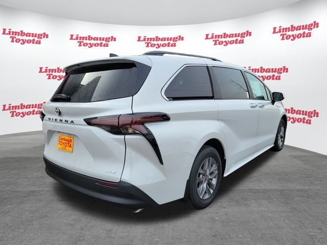 2026 Toyota Sienna XLE FWD 8-Passenger - 22977474 - 12