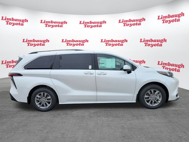 2026 Toyota Sienna XLE FWD 8-Passenger - 22977474 - 1