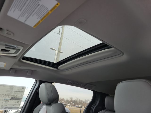 2026 Toyota Sienna XLE FWD 8-Passenger - 22977474 - 4