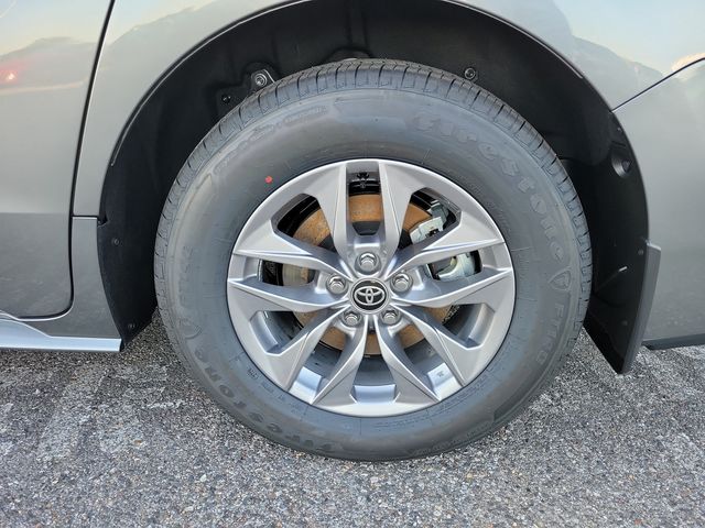 2026 Toyota Sienna XLE FWD 8-Passenger - 23093935 - 5