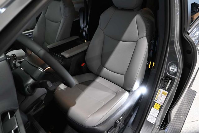2026 Toyota Sienna XLE Mobility Handicap Van - 23065622 - 13