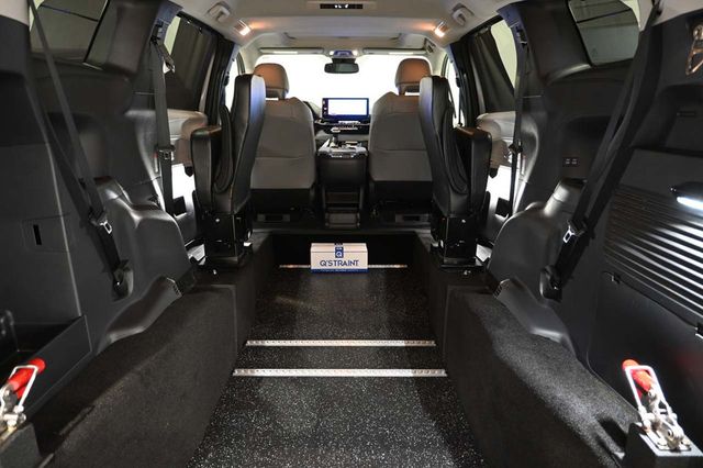 2026 Toyota Sienna XLE Mobility Handicap Van - 23065622 - 21