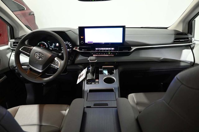 2026 Toyota Sienna XLE Mobility Handicap Van - 23065622 - 22