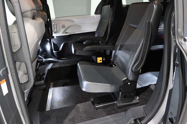 2026 Toyota Sienna XLE Mobility Handicap Van - 23065622 - 27