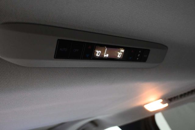 2026 Toyota Sienna XLE Mobility Handicap Van - 23065622 - 28