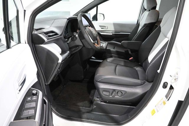 2026 Toyota Sienna XSE AWD 7-Passenger - 23038698 - 12