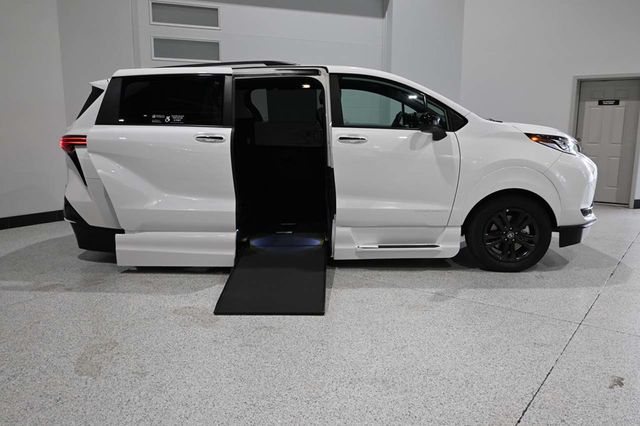 2026 Toyota Sienna XSE AWD 7-Passenger - 23038698 - 16