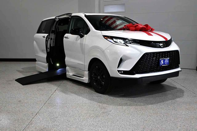 2026 Toyota Sienna XSE AWD 7-Passenger - 23038698 - 1