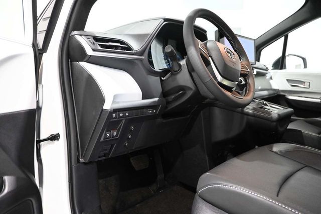 2026 Toyota Sienna XSE AWD 7-Passenger - 23038698 - 30