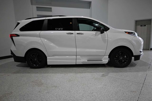 2026 Toyota Sienna XSE AWD 7-Passenger - 23038698 - 4