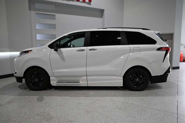 2026 Toyota Sienna XSE AWD 7-Passenger - 23038698 - 8