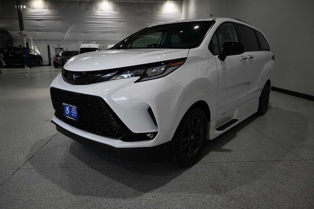 2026 Toyota Sienna XSE AWD 7-Passenger - 23079492 - 9