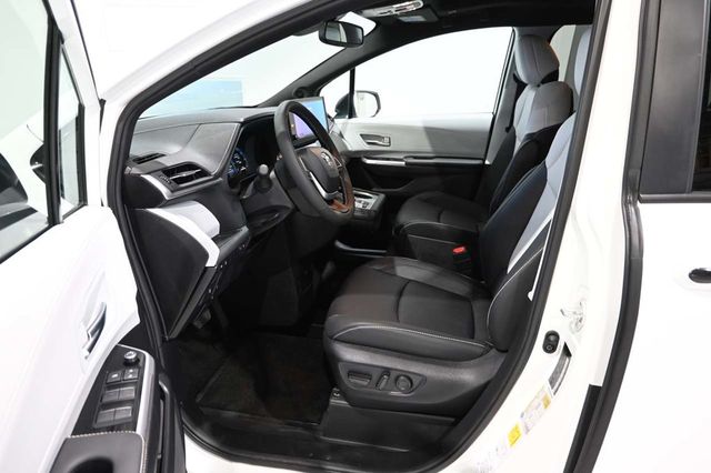 2026 Toyota Sienna XSE AWD 7-Passenger - 23079492 - 12