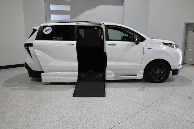 2026 Toyota Sienna XSE AWD 7-Passenger - 23079492 - 16