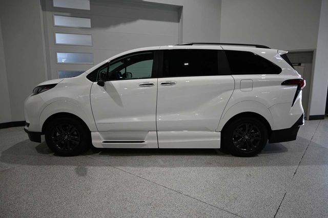 2026 Toyota Sienna XSE AWD 7-Passenger - 23079492 - 8