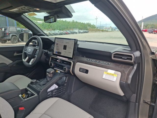 2026 Toyota Tacoma Limited - 23076255 - 30