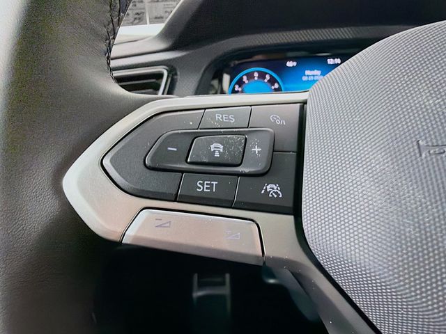 2026 Volkswagen Atlas Cross Sport 2.0T SEL R-Line Black 4MOTION - 22988177 - 10