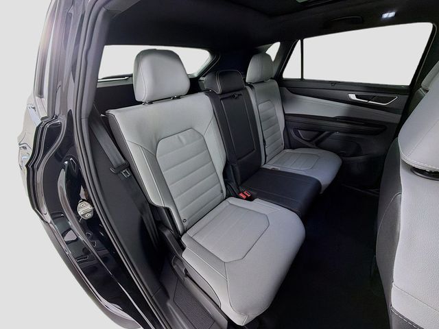 2026 Volkswagen Atlas Cross Sport 2.0T SEL R-Line Black 4MOTION - 22988177 - 28