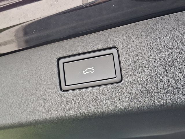 2026 Volkswagen Tiguan 2.0T SE R-Line Black 4MOTION - 22936752 - 21