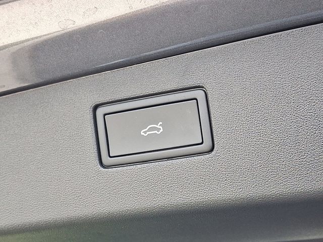 2026 Volkswagen Tiguan 2.0T SE R-Line Black 4MOTION - 22942749 - 21