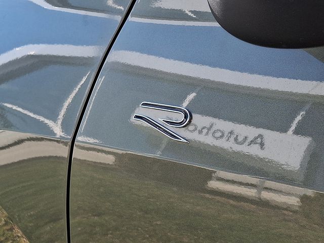 2026 Volkswagen Tiguan 2.0T SE R-Line Black 4MOTION - 22968978 - 24