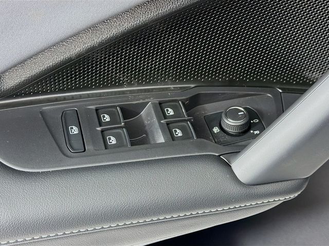 2026 Volkswagen Tiguan 2.0T SE R-Line Black 4MOTION - 22988202 - 17