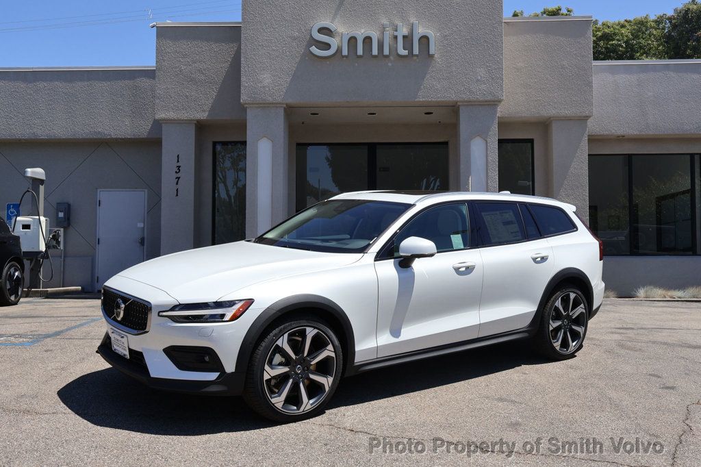 2026 Volvo V60 Cross Country B5 AWD Plus - 22887884 | Video 1
