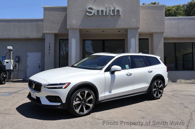 2026 Volvo V60 Cross Country B5 AWD Plus - 22887884 - 0
