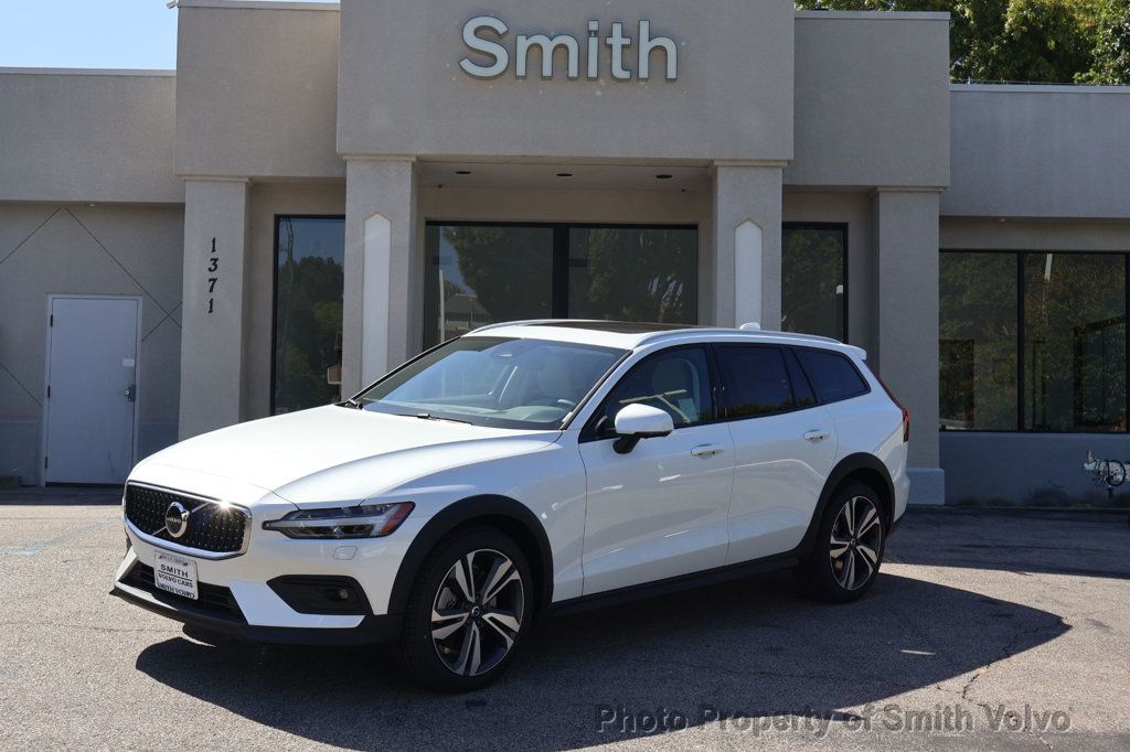 2026 Volvo V60 Cross Country B5 AWD Plus - 23034338 | Video 1