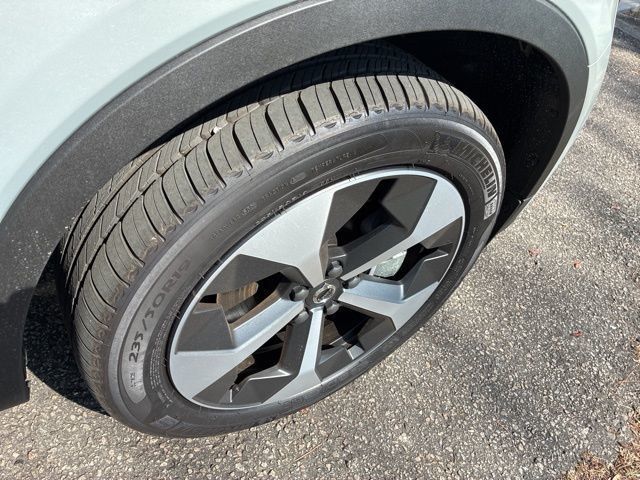 2026 Volvo XC40 B5 AWD Plus - 22943483 - 17