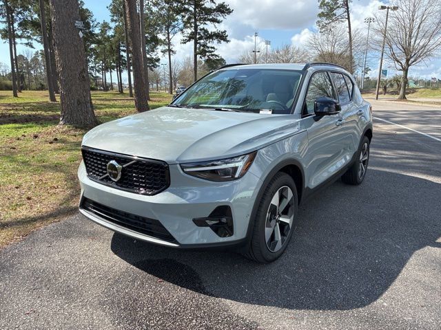 2026 Volvo XC40 B5 AWD Plus - 22943483 - 1