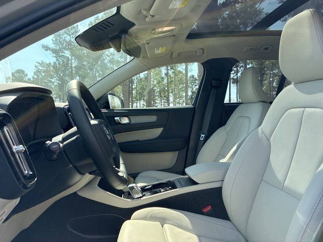 2026 Volvo XC40 B5 AWD Plus - 22943483 - 22