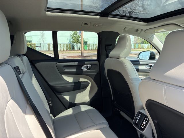 2026 Volvo XC40 B5 AWD Plus - 22943483 - 25