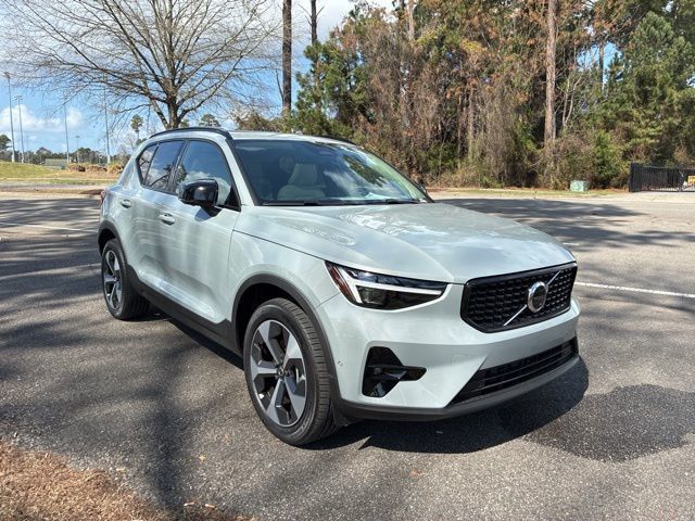 2026 Volvo XC40 B5 AWD Plus - 22943483 - 3