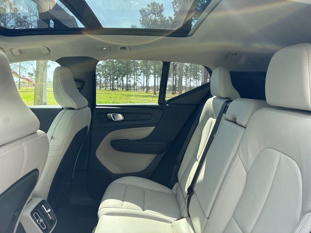 2026 Volvo XC40 B5 AWD Plus - 22945096 - 17