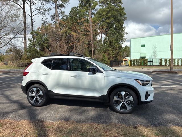 2026 Volvo XC40 B5 AWD Plus - 22945096 - 2