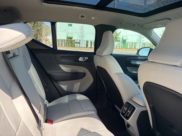 2026 Volvo XC40 B5 AWD Plus - 22987920 - 24