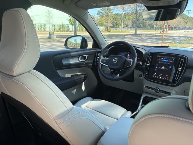 2026 Volvo XC40 B5 AWD Plus - 22987920 - 25