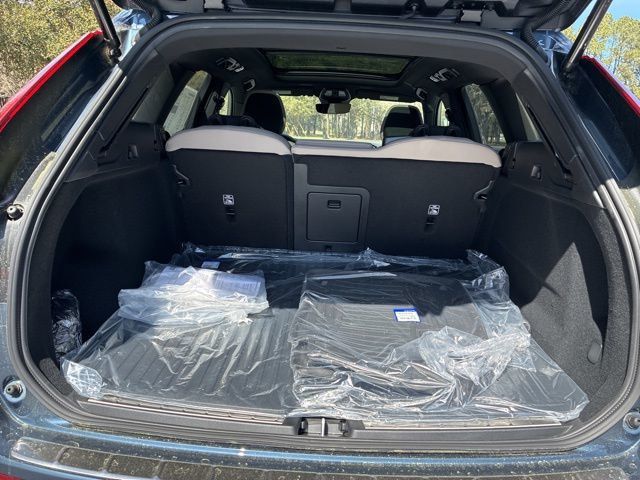 2026 Volvo XC60 B5 AWD Plus - 22987876 - 17