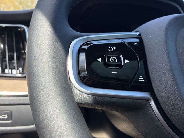 2026 Volvo XC60 B5 AWD Plus - 22987876 - 27