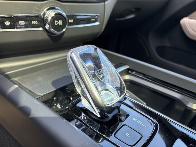 2026 Volvo XC60 B5 AWD Plus - 22987876 - 31
