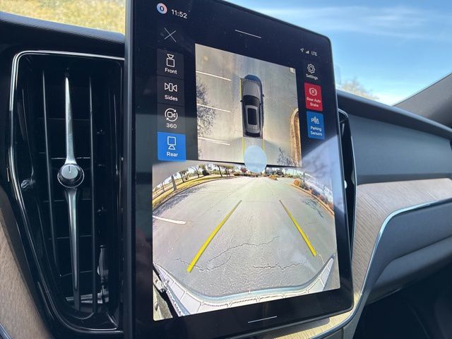 2026 Volvo XC60 B5 AWD Plus - 22987876 - 32